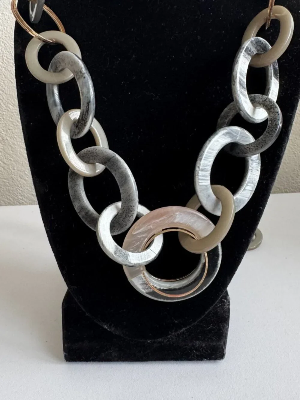 Rush by Denis & Charles Statement Link Necklace Gray Taupe Acrylic Resin Chunky